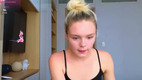 Eva online show from May 17, 8:35 am
