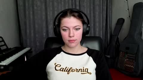 Anny Simpson online show from March 10, 6:39 am