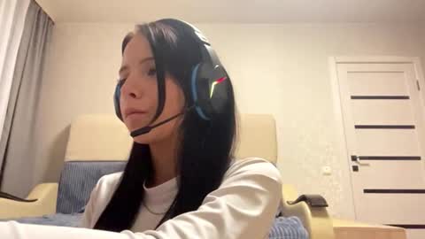 Demi online show from November 5, 4:34 pm