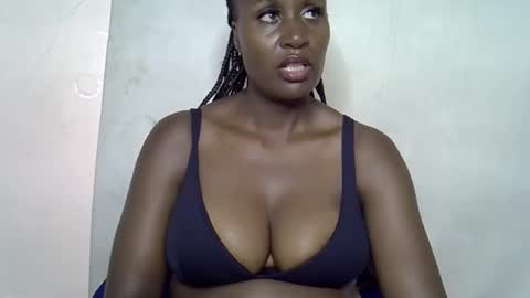 terriam online show from December 14, 8:03 pm