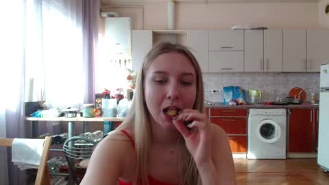 tessa_austin online show from February 15, 12:01 pm