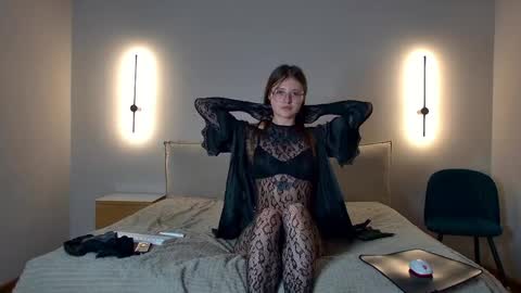 tessa_ross online show from May 18, 8:37 pm