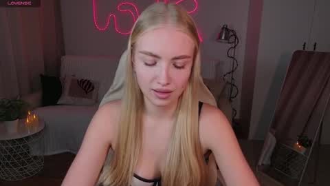 TessaHamilton online show from March 9, 2:20 pm