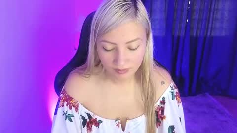 Snapshot of tessawhisnton chatting on December 12, 3:37 pm Tessy online show from December 12, 3:37 pm
