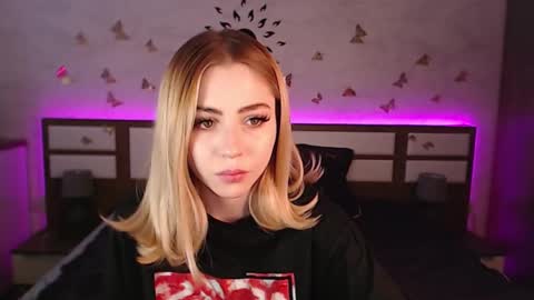 Tessa online show from February 3, 11:53 am