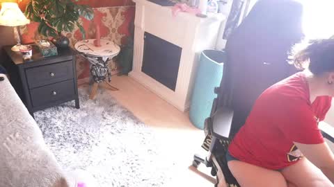 Tessa online show from May 7, 2:21 pm