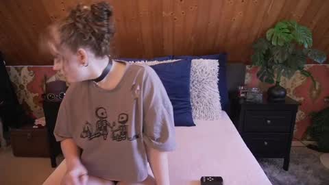 Tessa online show from May 18, 3:51 pm