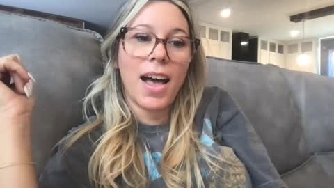 Snapshot of texas_blonde chatting on September 9, 5:46 pm Daphne Summers online show from September 9, 5:46 pm