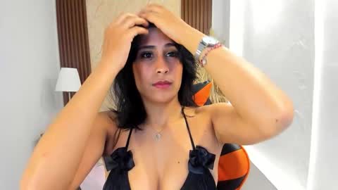 Snapshot of thais_kim chatting on October 17, 12:30 pm Sweet Thais online show from October 17, 12:30 pm
