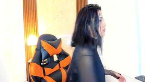 Snapshot of thais_kim chatting on September 23, 7:45 pm Sweet Thais online show from September 23, 7:45 pm
