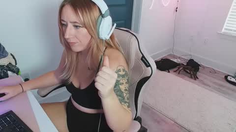 thaliacollinsss online show from February 4, 8:23 pm