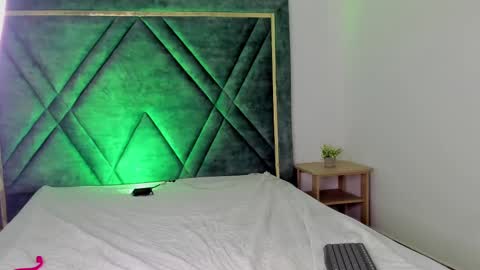 Snapshot of thamara_angells chatting on October 2, 4:34 pm Thamara online show from October 2, 4:34 pm