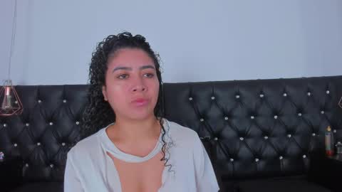Snapshot of thara_webstter chatting on February 11, 11:42 am thara webstter online show from February 11, 11:42 am