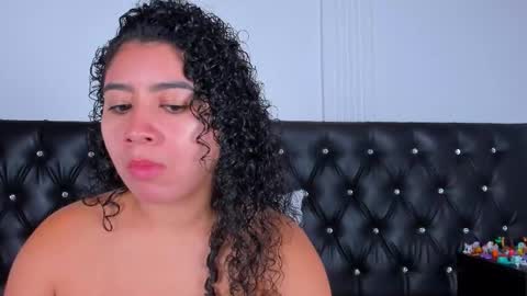 Snapshot of thara_webstter chatting on October 18, 12:41 pm thara webstter online show from October 18, 12:41 pm