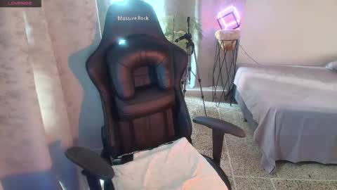 Paola online show from November 8, 9:09 pm