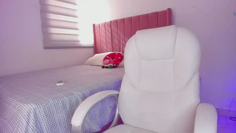 nina mirley online show from January 26, 2:30 pm