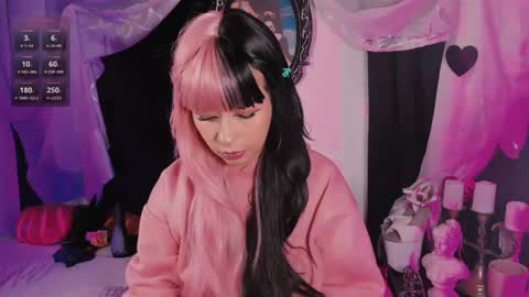 ...  ... online show from March 12, 8:19 am