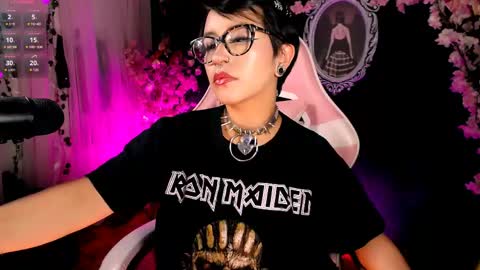 ...  ... online show from April 15, 5:52 am