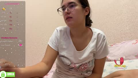 Snapshot of the_princese chatting on February 6, 6:56 pm Alice online show from February 6, 6:56 pm
