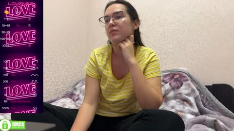 Snapshot of the_princese chatting on January 31, 6:47 pm Alice online show from January 31, 6:47 pm