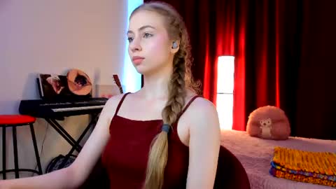 Ally    STREAMING ON TWITCH NOW Check my Twitter for updates online show from July 4, 12:01 pm