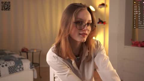 Emma online show from October 4, 6:12 pm