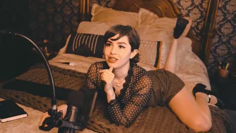 Snapshot of thecamwoman chatting on October 5, 8:25 pm Joan online show from October 5, 8:25 pm