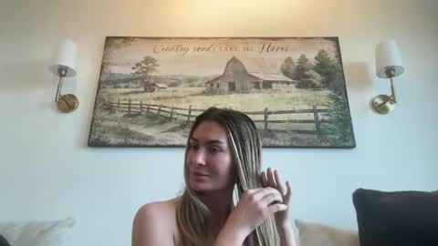 Alyssa Rhoades online show from June 2, 3:13 pm