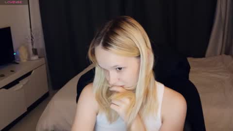 Lily online show from June 13, 9:34 pm