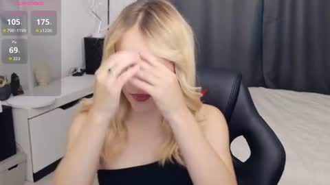 Lily online show from July 30, 4:08 pm