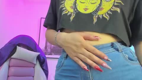 Snapshot of theia_moon_ chatting on February 9, 12:30 pm Theia online show from February 9, 12:30 pm