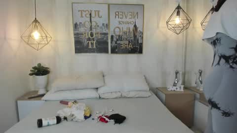 Snapshot of theia_moon_ chatting on December 3, 12:38 pm Theia online show from December 3, 12:38 pm