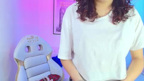 Snapshot of theia_moon_ chatting on January 6, 12:35 pm Theia online show from January 6, 12:35 pm