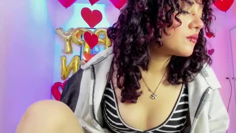 Snapshot of theia_moon_ chatting on February 14, 1:18 pm Theia online show from February 14, 1:18 pm