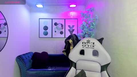 Theia  online show from November 29, 12:31 pm