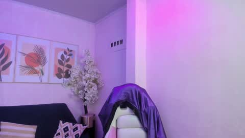 Snapshot of theia_moon_ chatting on March 2, 4:18 am Theia online show from March 2, 4:18 am