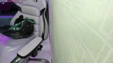 Theia  online show from April 13, 12:28 pm