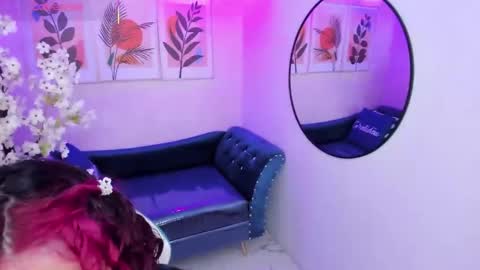 Snapshot of theia_moon_ chatting on October 17, 1:47 pm Theia online show from October 17, 1:47 pm