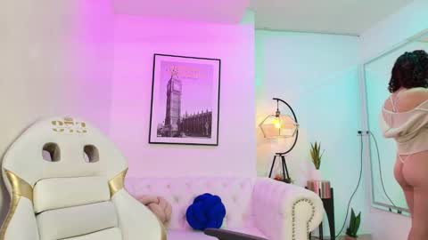 Snapshot of theia_moon_ chatting on December 23, 1:03 pm Theia online show from December 23, 1:03 pm