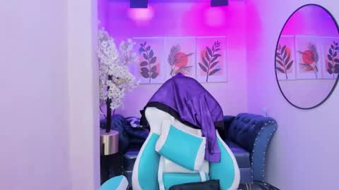 Snapshot of theia_moon_ chatting on October 10, 2:44 pm Theia online show from October 10, 2:44 pm