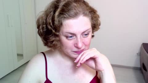Snapshot of theladysblush chatting on December 18, 6:46 pm Ella online show from December 18, 6:46 pm