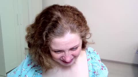 Snapshot of theladysblush chatting on February 28, 5:37 am Ella online show from February 28, 5:37 am