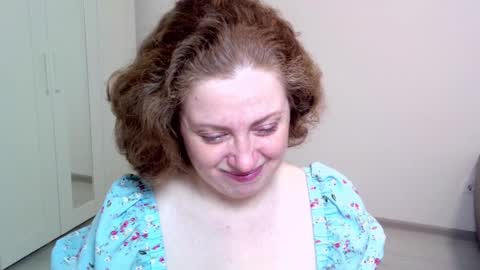 Snapshot of theladysblush chatting on February 27, 5:02 am Ella online show from February 27, 5:02 am