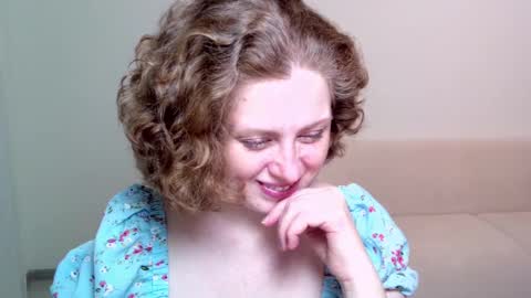 Snapshot of theladysblush chatting on March 5, 7:17 pm Ella online show from March 5, 7:17 pm