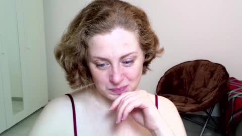 Snapshot of theladysblush chatting on January 17, 5:32 am Ella online show from January 17, 5:32 am