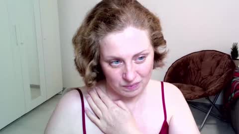 Snapshot of theladysblush chatting on January 9, 4:49 pm Ella online show from January 9, 4:49 pm