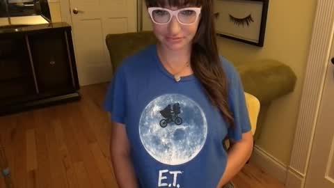 Snapshot of themrsnelson chatting on October 19, 9:44 am Cach Nelson online show from October 19, 9:44 am