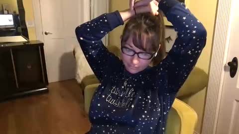 Cach Nelson online show from November 22, 10:40 am