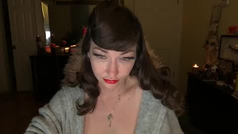 Snapshot of themrsnelson chatting on December 23, 9:38 am Cach Nelson online show from December 23, 9:38 am