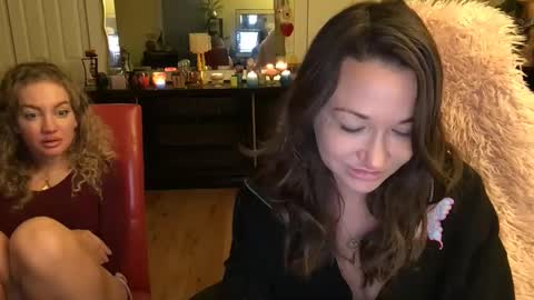 Snapshot of themrsnelson chatting on January 1, 1:05 pm Cach Nelson online show from January 1, 1:05 pm